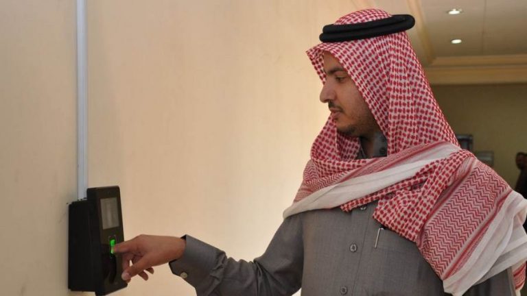 السعودية ترفع الحد الأدنى لاحتساب أجور السعوديين في برنامج “نطاقات”