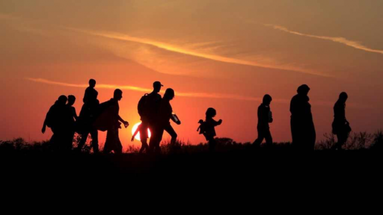 قوات روسية تؤمن عودة أكثر من 1400 لاجئ أرمني إلى قره باغ
