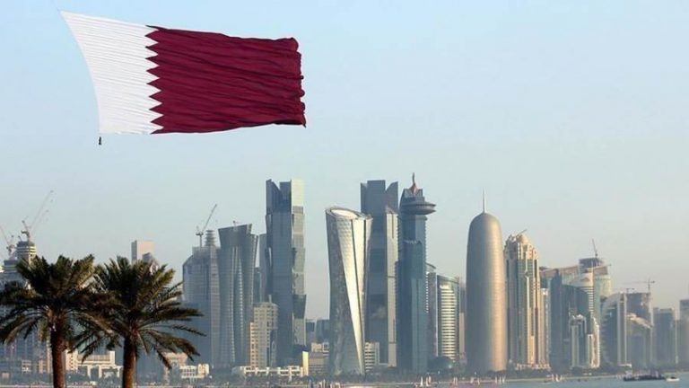 إعلامي يكشف أسباب تراجع اقتصاد قطر
