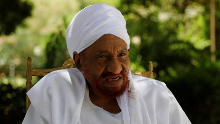 عاجل.. أنباء عن تدهور صحة زعيم حزب الأمة الصادق المهدي