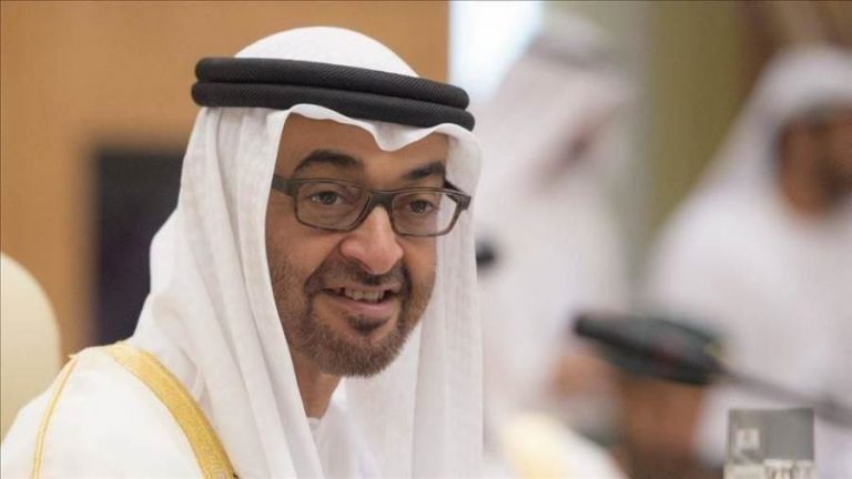 كاتب يشيد بـ”محمد بن زايد آل نهيان” بثلاث إيقونات “تعرف عليهم”