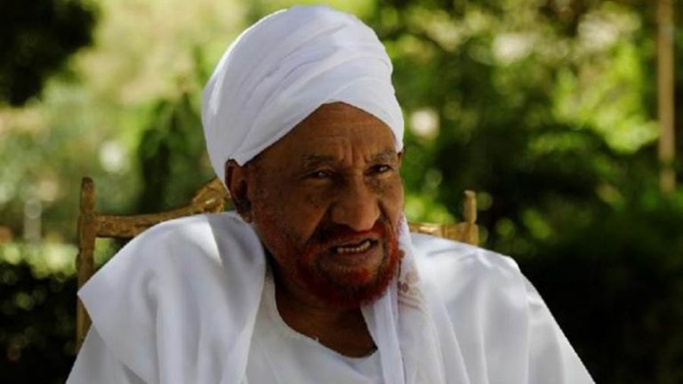جنازة عسكرية.. كيف ودع السودانيون الصادق المهدي؟