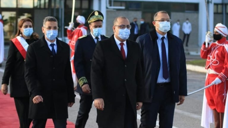 رئيس الحكومة يغادر تونس في زيارة إلى دولتين أوروبيتين