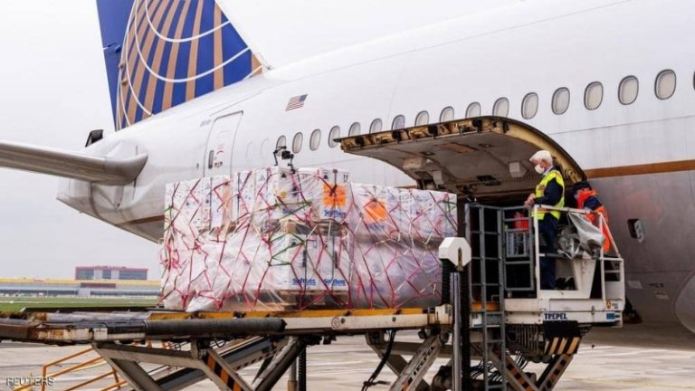 عبر طائرات وشاحنات وحاويات: أميركا تنطلق في توزيع “لقاح فايزر”