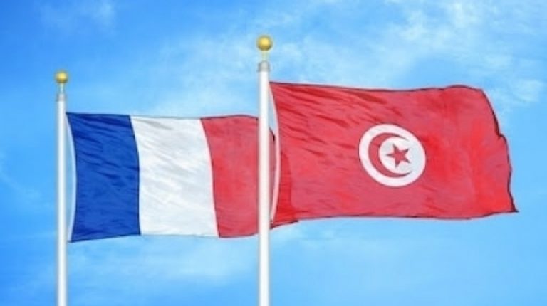 فرنسا تهب الحماية المدنية التونسية تجهيزات ومعدات طبية
