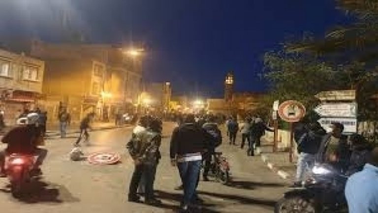 توتر في توزر وعمليات كرّ وفرّ بين محتجين والأمن