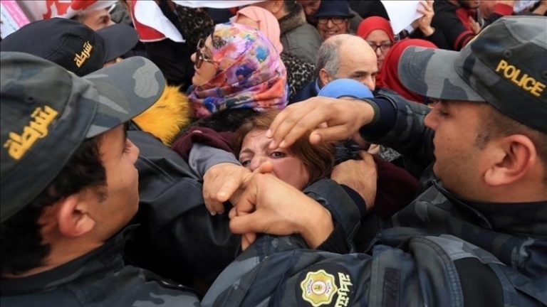 الغارديان: الربيع العربي المقبل سيكون مختلفا