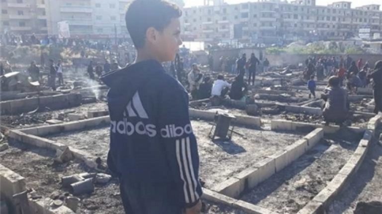 سوريا تعلّق على إحراق مخيم للاجئين في لبنان وتوجّه دعوة لمواطنيها في الخارج