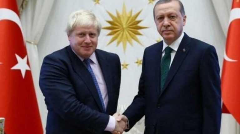 “خامس أكبر تبادل تجاري”.. بريطانيا وتركيا توقعان اتفاقا للتجارة الحرّة
