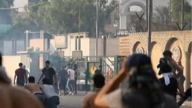 احتجاجات العراق: المتظاهرون في الناصرية يقدمون مطالبهم لحكومة الكاظمي