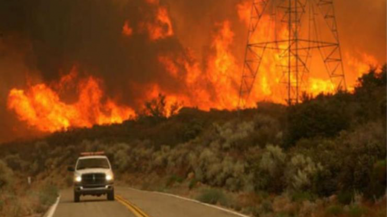 الأمطار تساعد رجال الإطفاء في مكافحة حريق مشتعل منذ أسابيع في أستراليا