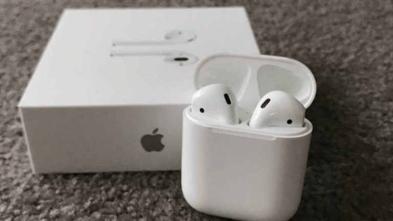 لتعزيز المبيعات في موسم الأعياد.. “أبل” تطلق “إير بودز ماكس”
