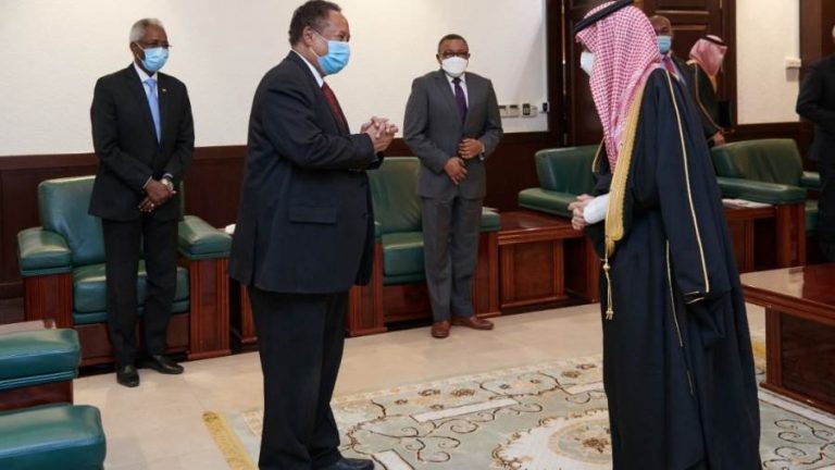 عاجل.. حمدوك يبحث مع وزير الخارجية السعودي العلاقات الثنائية