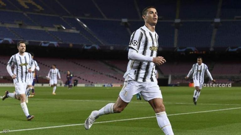 أول تعليق من رونالدو بعد اكتساح برشلونة.. وحديث عن ميسي