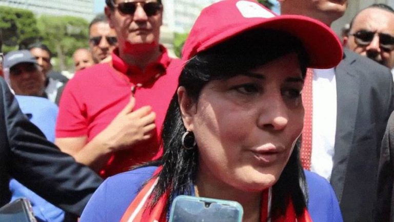 البرلمانية التونسية عبير موسي تطالب بإقالة وزير أبرم اتفاقات مع القرضاوي