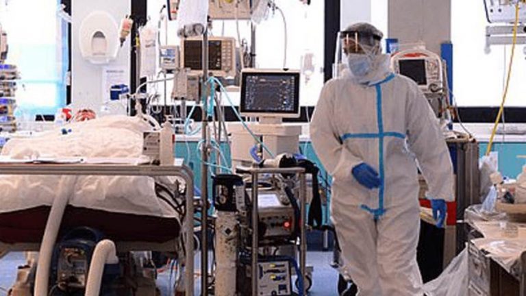 باحثون يحددون 5 جينات تجعل مرضى فيروس “كورونا” عرضة للوفاة‎