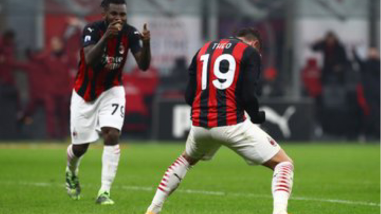 ميلان يعود من بعيد ويتعادل مع بارما 2-2 في الدوري الإيطالي