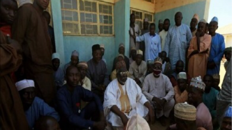 «محاصرة» مسلحين اختطفوا تلاميذ من مدرسة في نيجيريا