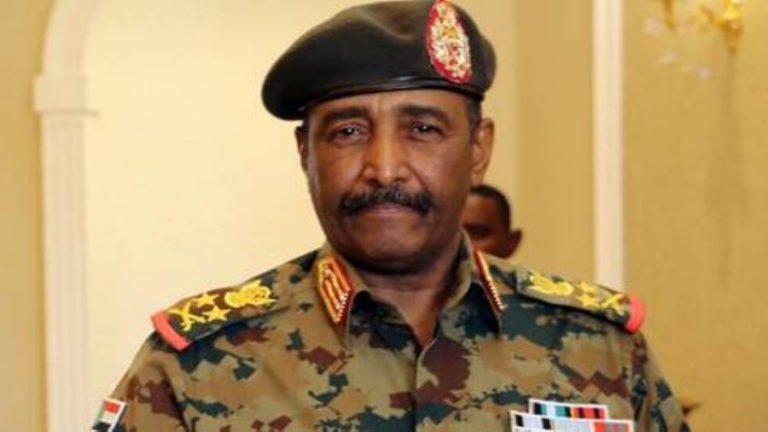 البرهان: رفع اسم السودان من قائمة الإرهاب يسهم في دعم الانتقال الديمقراطي