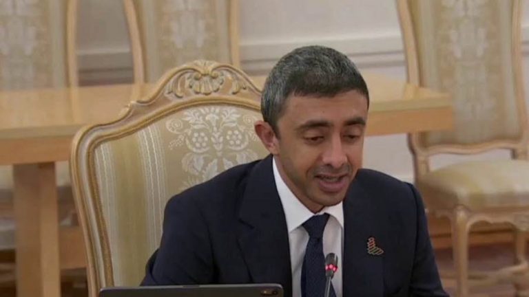 عبدالله بن زايد: نرحب بجهود الكويت بشأن المصالحة الخليجية