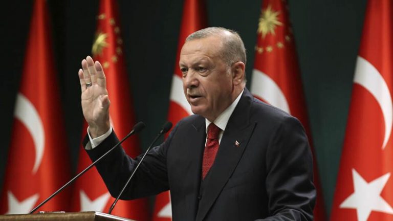 فضائح أردوغان في 2020.. قمع الصحفيين الأبرز