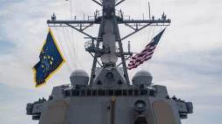 الصين تتعقب سفينة حربية أمريكية في مضيق تايوان‎