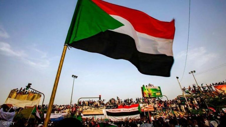 آلاف السودانيون يتدفقون للشوارع.. والمطالب مفاجأة