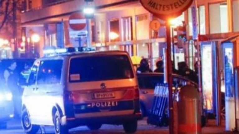 اعتقال شخصين آخرين يشتبه بأنهما على صلة بهجوم فيينا