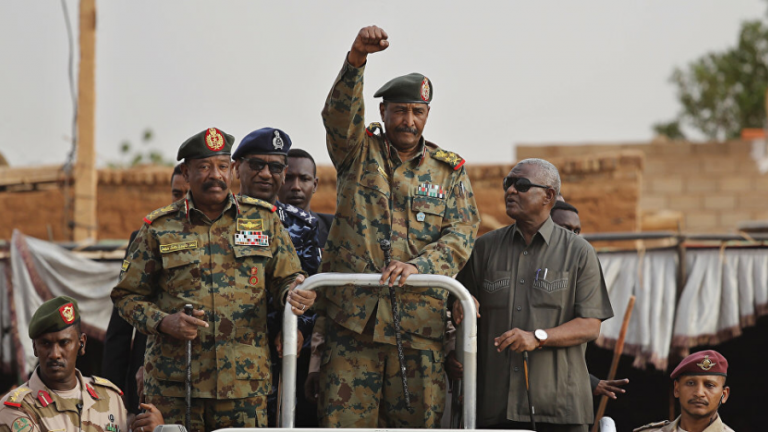 البرهان: القوات المسلحة سند وعضد لأهل السودان