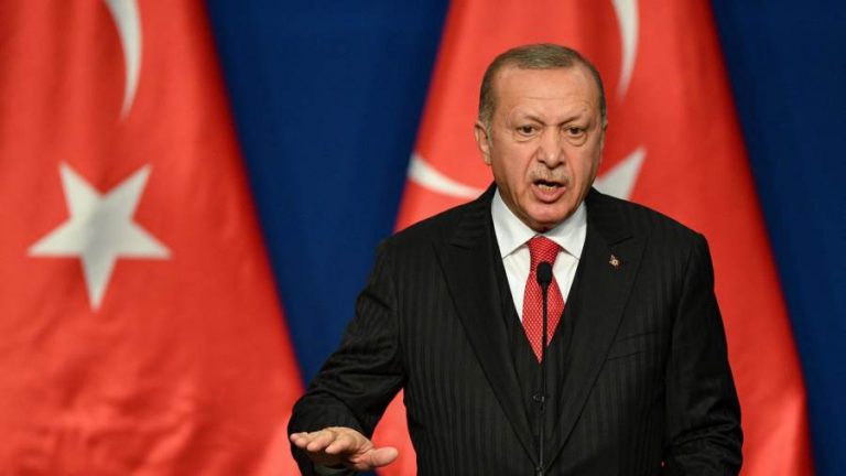 معارض تركي يهاجم أردوغان.. ويؤكد: “سيفشل في الانتخابات”