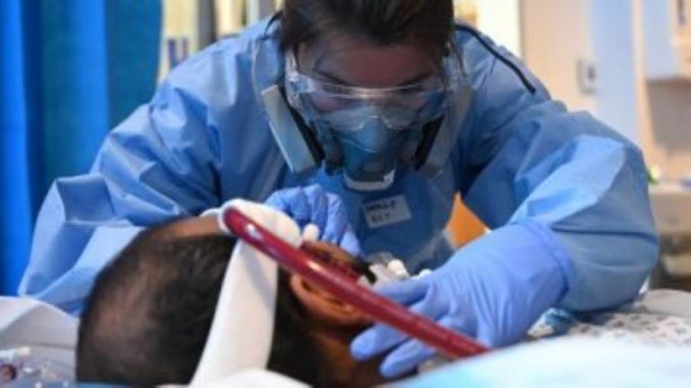 تسجيل 261 حالة وفاة جديدة وأكثر من 10 آلاف إصابة بفيروس “كورونا” في إيطاليا