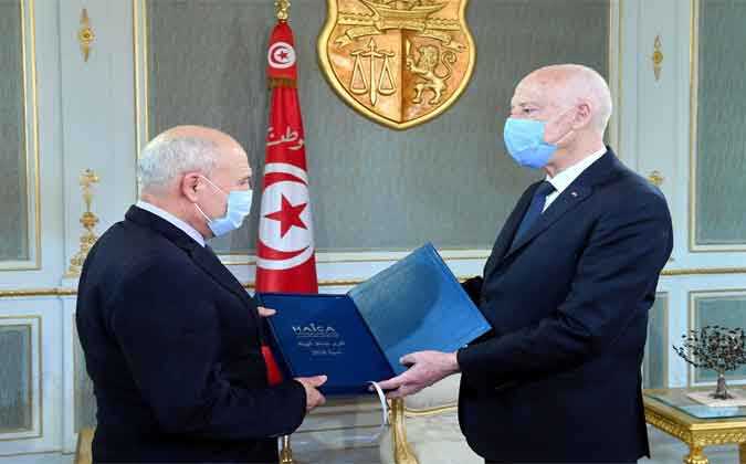 قيس سعيد يدعو التسريع بمعالجة ملف القنوات غير القانونية