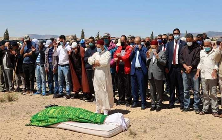 في أول أيام الحجر الصحي: الغنوشي يزور القصرين ويشارك في موكب دفن