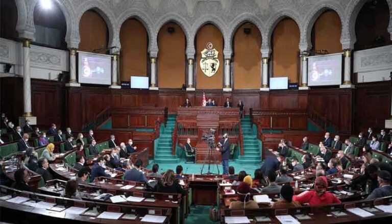 ّصدر بالرائد الرسمي: تعليق كلّ اختصاصات البرلمان لمدة شهر قابلة للتمديد