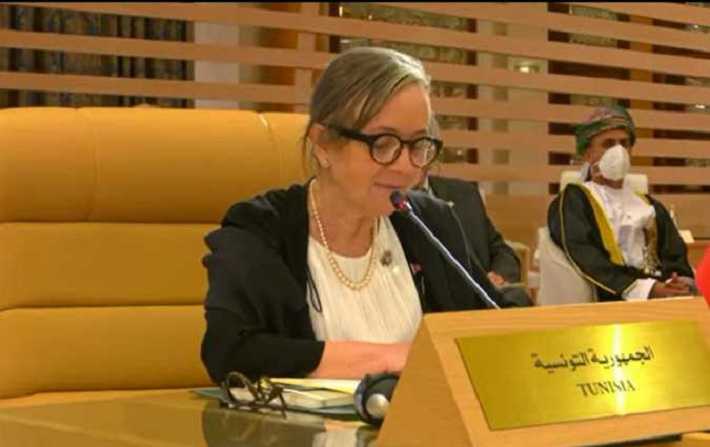 سفير الكويت يسلم نجلاء بودن دعوة من  رئيس الوزراء لزيارة دولة الكويت