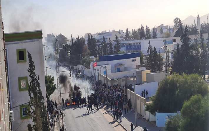 بعد الإعتداء على مدير المعهد : إيقاف الدروس  بمعهد  9 أفريل بسيدي بوزيد