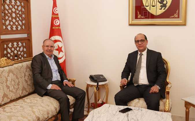 وزير الشؤون الاجتماعية مالك الزاهي يلتقي نور الدين الطبوبي