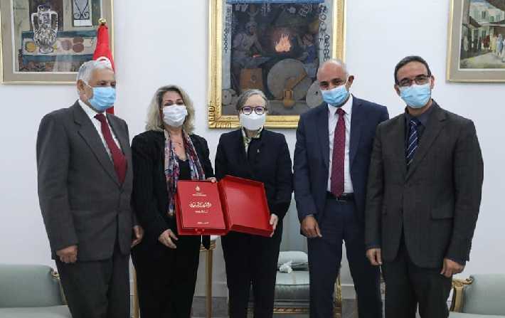 بودن تتسلّم التقرير السنوي للهيئة العامة لمراقبة المصاريف العمومية لسنة 2020