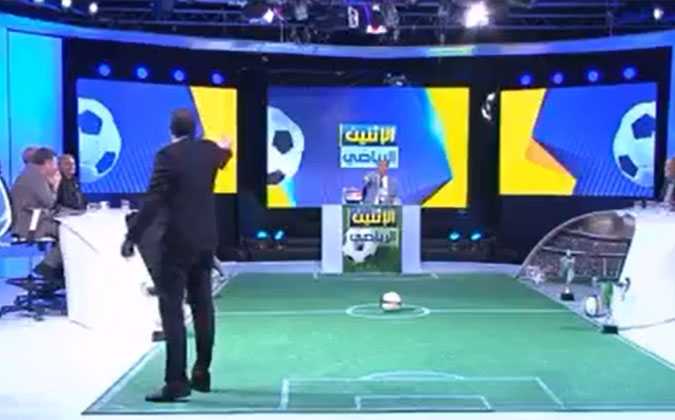 تلاسن بين الاعلامي الصحبي بكار و الحكم مكرم اللقام