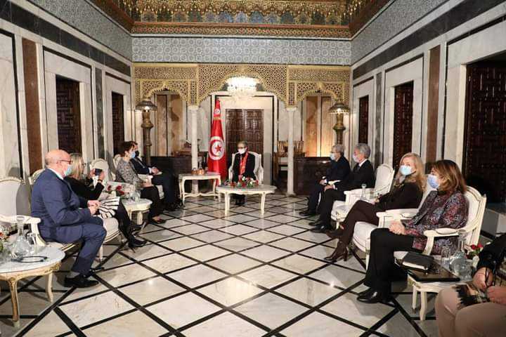 الاصلاحات ومناخ الاستثمار محور لقاء بودن بوفد عن البنك الأوروبي لإعادة الاعمار والتنمية