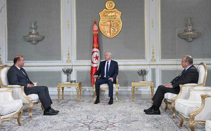 خلال لقائه الامين العام لاتحاد الغرف العربية، قيس سعيد يدعو إلى خلق فرص استثمارية جديدة