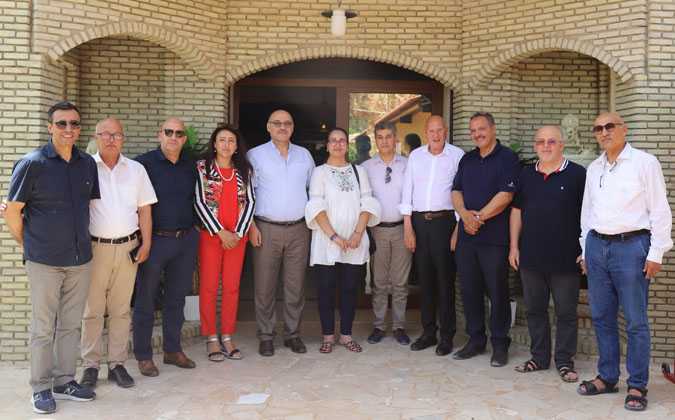 جبهة الخلاص تعقد اجتماعها بقفصة بعد مشاحنات مع مساندي الرئيس قيس سعيد