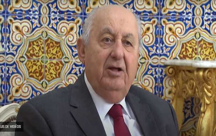 الدستوري الحر يوجه محضر تنبيه بواسطة عدل تنفيذ للصادق بلعيد ويدعوه لكف عن انتحال صفة المكلف بصياغة مشروع دستور جديد