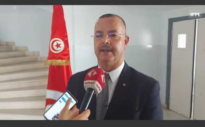 زرع “حمصة ” للغش في امتحان الباكالوريا: وزير الصحة ينزه الأطباء