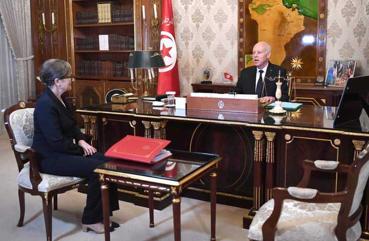 الاستعدادات للإستفتاء محور لقاء سعيد برئيسة الحكومة