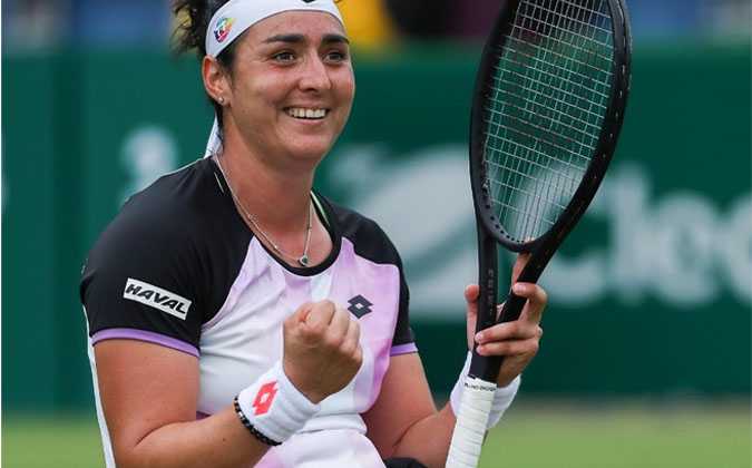 كاريكاتور للرسام الجزائري علي ديلم – الجزائريون قادمون لتونس من أجل أنس جابر