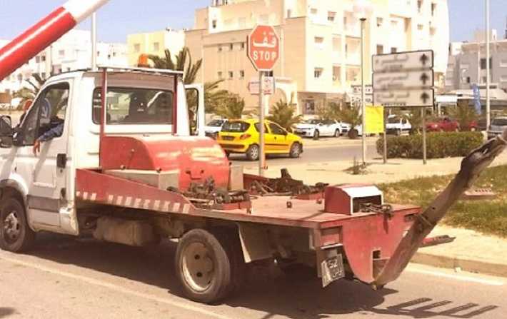 وزير الداخلية يُعلن عن إعفاء الجزائريين الوافدين على المدن التونسية من ‘ الشنقال ‘