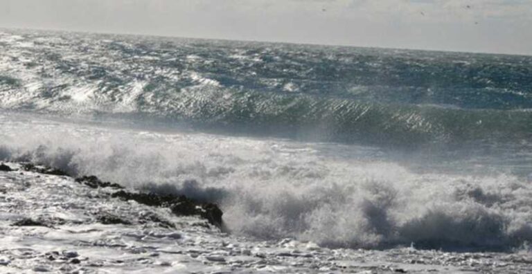 اليوم الاحد : خلايا رعدية و بحر شديد الاضطراب
