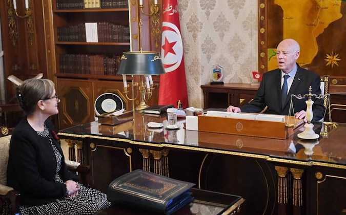 قيس سعيد يلتقي نجلاء بودن