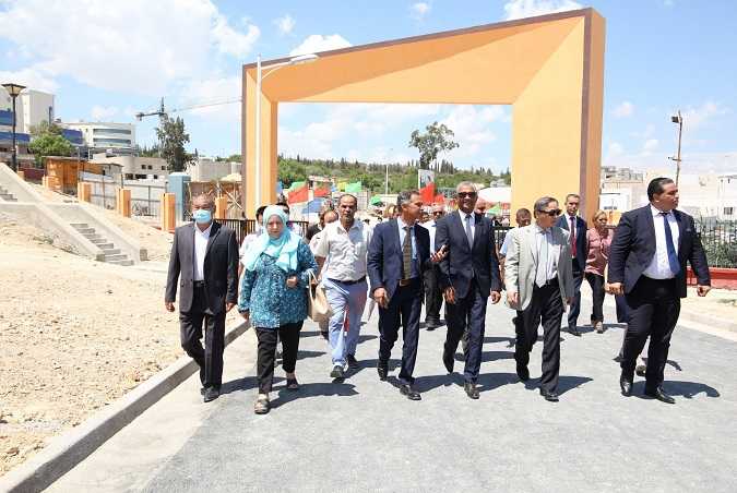 يضم مسبح، قاعة سينما وملاعب – وزير الرياضة و سفير الصين يزوران المركب الثقافي والرياضي للشباب ببن عروس